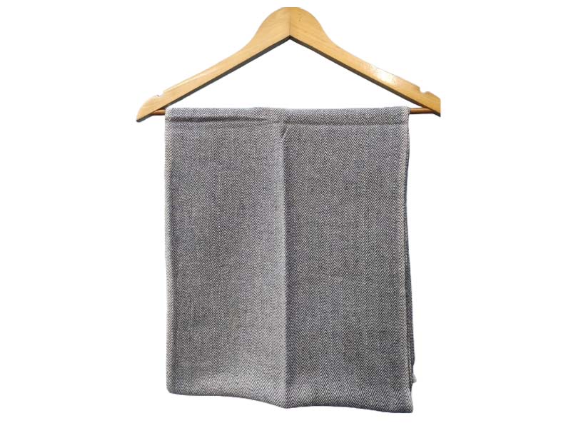 Haring Muffler - A sophisticated and stylish Haring Muffler for added warmth.